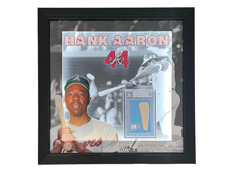 Hank Aaron Signed 3D Framed Signature With LED Lights Beckett 23x23