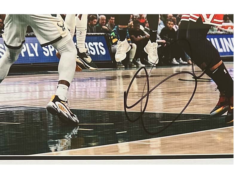 DeMar DeRozan Autographed Chicago Bulls 11x16 Framed Photo Beckett