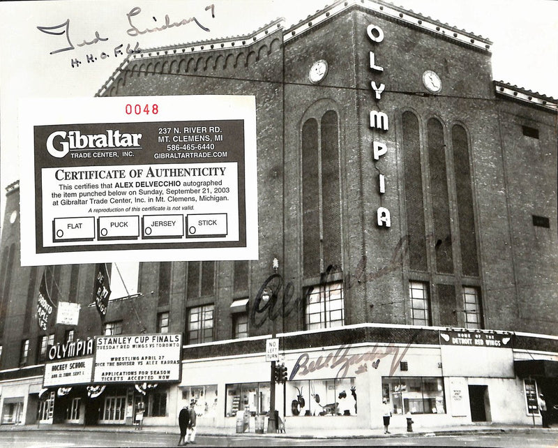 Delvecchio/Lindsay/Gatsby Multi-Signed 8x10 B/W Photo Red Wings Gibraltar 193772
