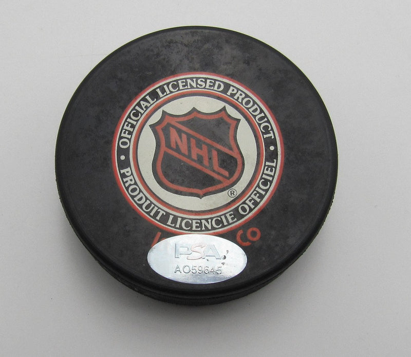 Gordie Howe HOF Signed/Autographed Detroit Red Wings Hockey Puck PSA 193969