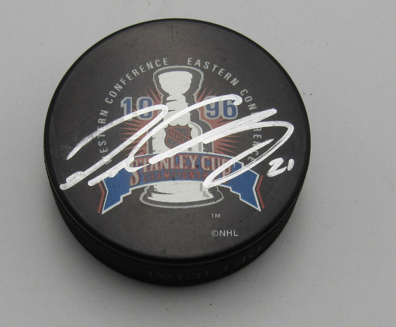 Peter Forsberg HOF Signed 1996 Stanley Cup Championship Hockey Puck PSA 194293