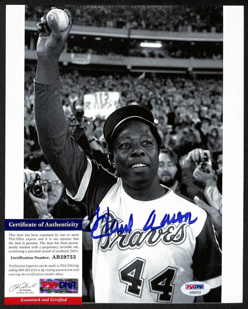 Hank Aaron HOF Signed/Auto 8x10 B/W Photo #715 Home Run Braves PSA/DNA 197210