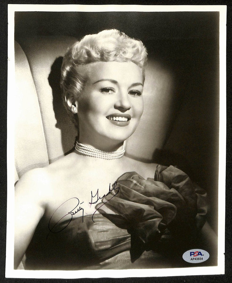 Betty Grable Actor Signed/Autographed Vintage 8x10 B/W Photo PSA/DNA 196894