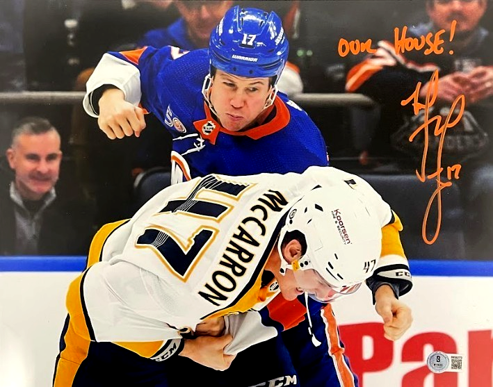 Matt Martin Signed New York Islanders 11x14 Photo w/ Ins Beckett Witness BAS COA