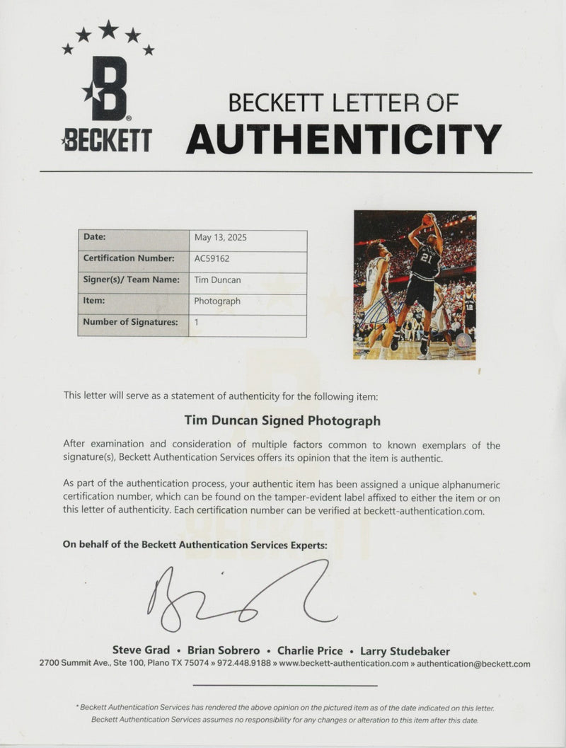 Tim Duncan Signed San Antonio Spurs 2007 NBA Finals PF 8x10 Photo Beckett LOA