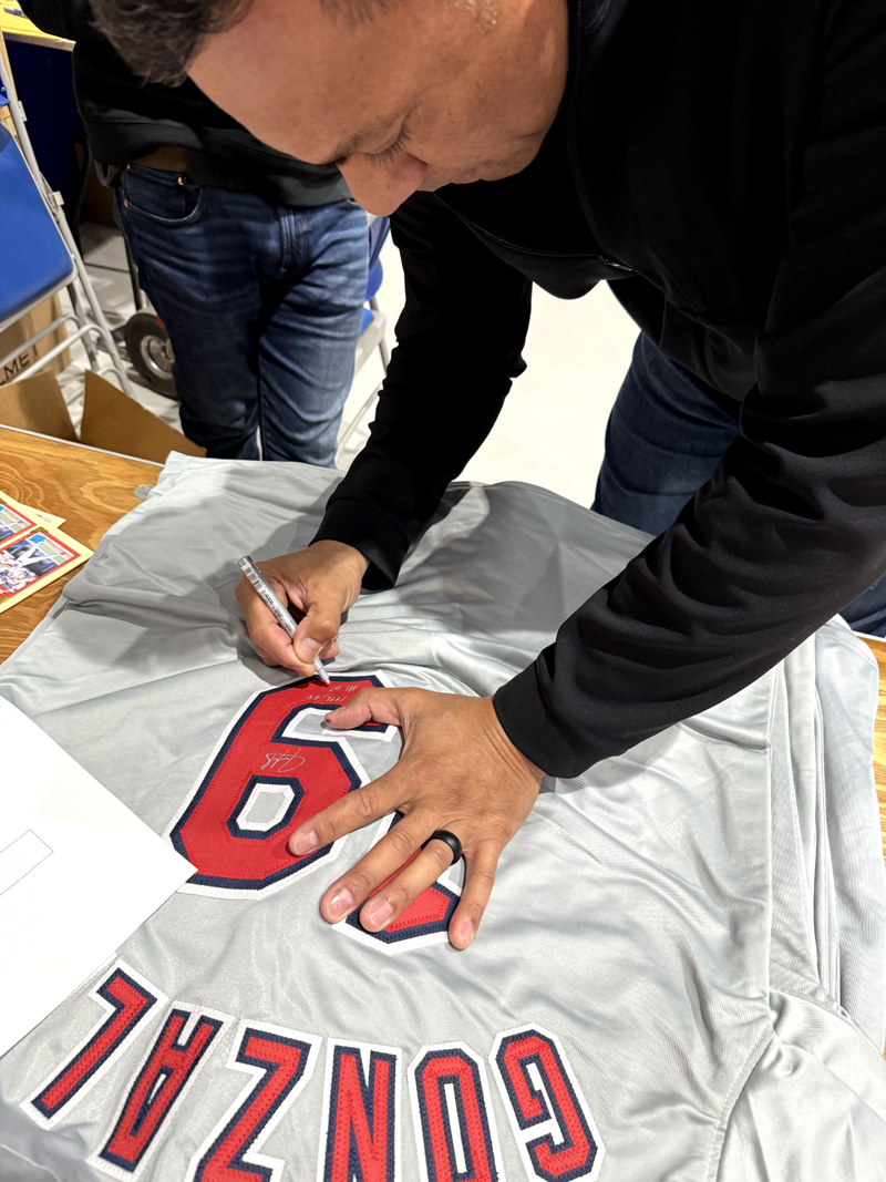 Juan Gonzalez Signed Rangers Custom Jersey w/ 96, 98 AL MVP Beckett Wit BAS COA