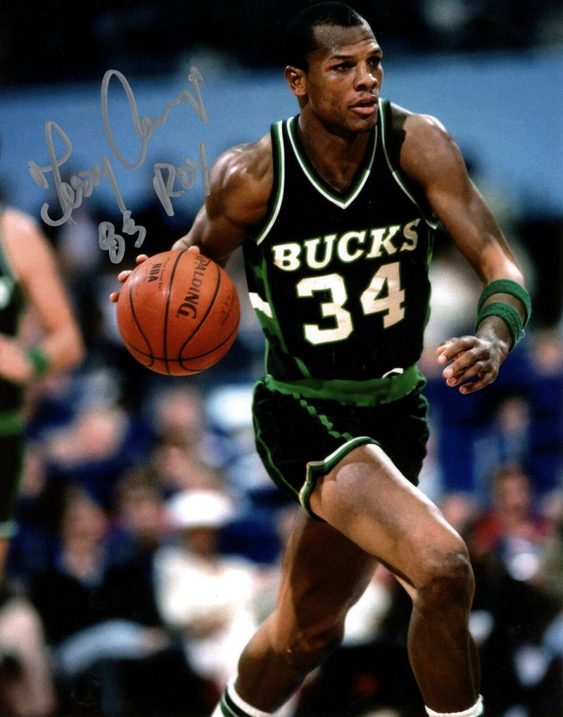 Terry Cummings Signed Milwaukee Bucks 8x10 Photo w/ 83 ROY LSCM COA