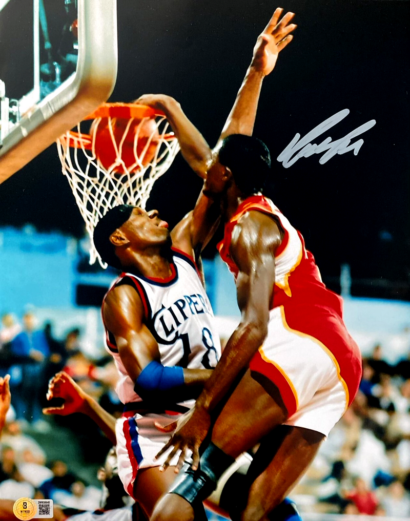 Dominique Wilkins Signed Atlanta Hawks 11x14 Photo Beckett Witness BAS COA