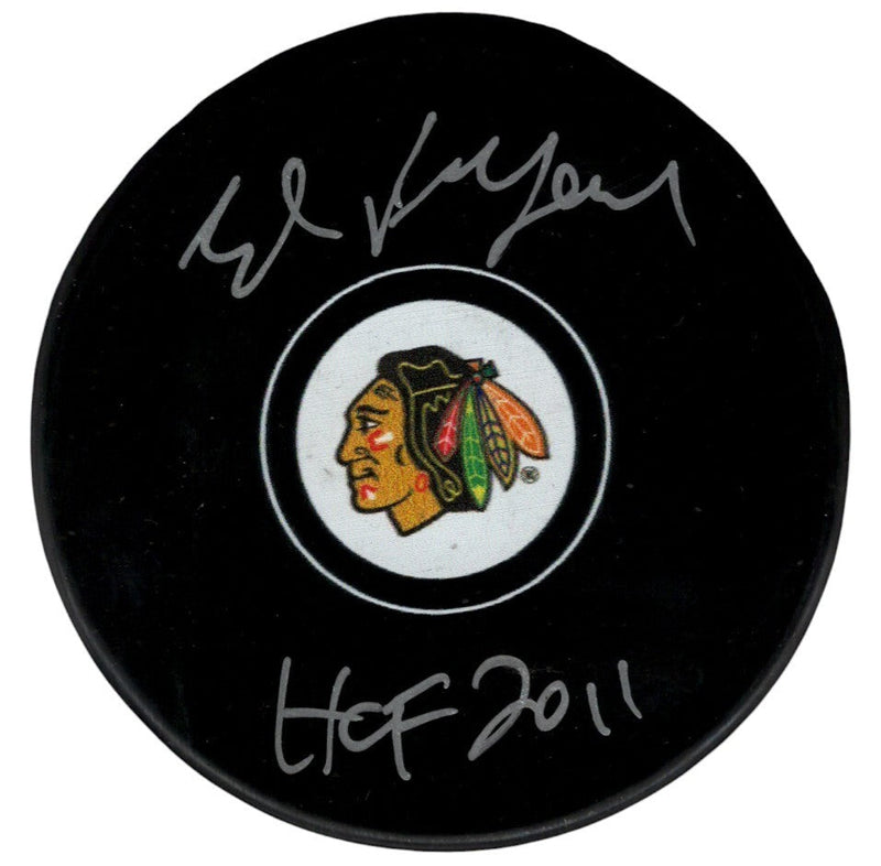 Ed Belfour Signed Chicago Blackhawks Logo Puck w/ HOF 2011 Beckett Wit BAS COA