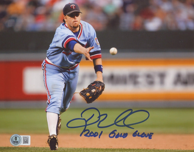 Doug Mientkiewicz Signed Twins 8x10 Photo w/ 2001 Gold Glove Beckett Wit BAS COA