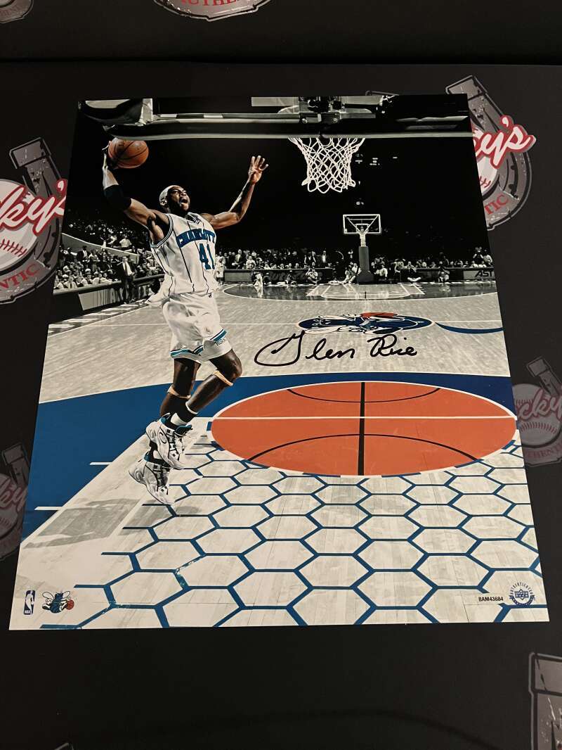 Glen Rice Signed 16x20 Photo Attacking The Rim Upper Deck UDA COA Hornets