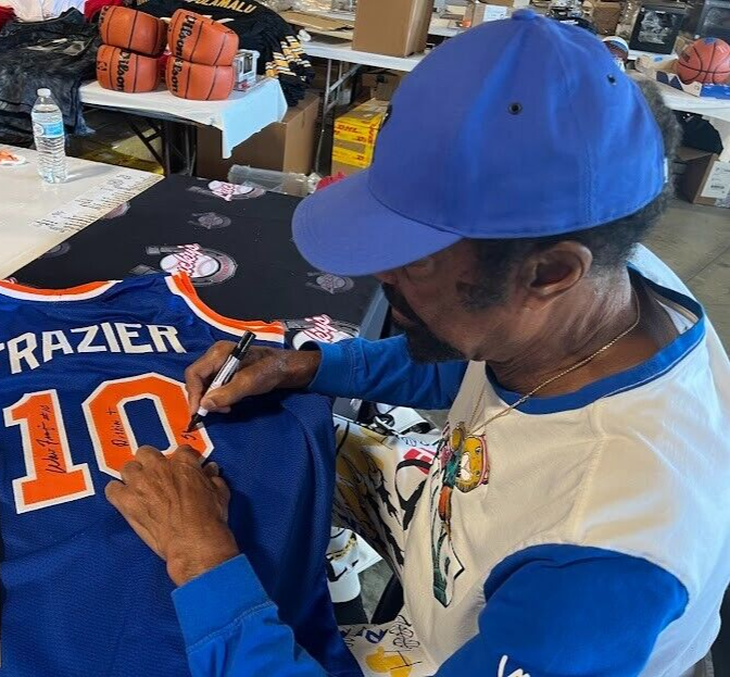 Walt Frazier Signed Knicks Custom Jersey w/ Dishin Swishin Beckett Wit BAS COA