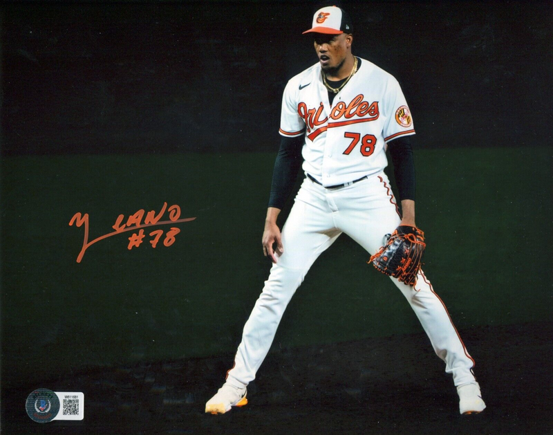 Yennier Cano Signed Autographed Orioles 8x10 Photo Beckett Witness BAS COA