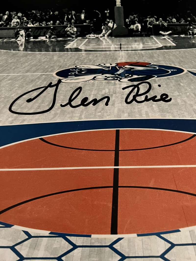 Glen Rice Signed 16x20 Photo Attacking The Rim Upper Deck UDA COA Hornets