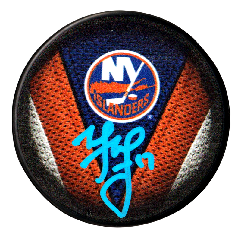 Matt Martin Signed New York Islanders Jersey Puck Beckett Witness BAS COA