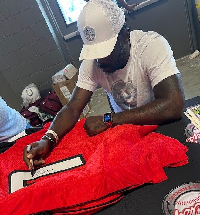 Michael Vick Signed Atlanta Falcons Custom Jersey Beckett Witness BAS COA