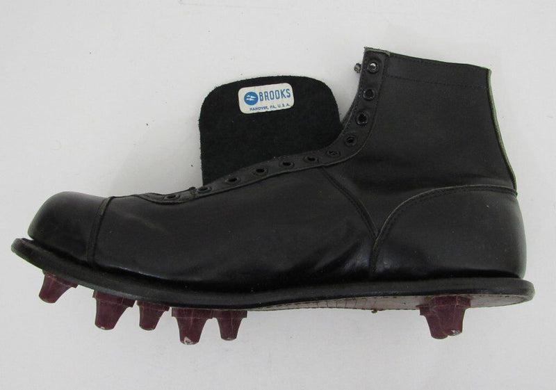 Pair of Vintage Brooks Black Football Cleats Size 5  NIB 182905