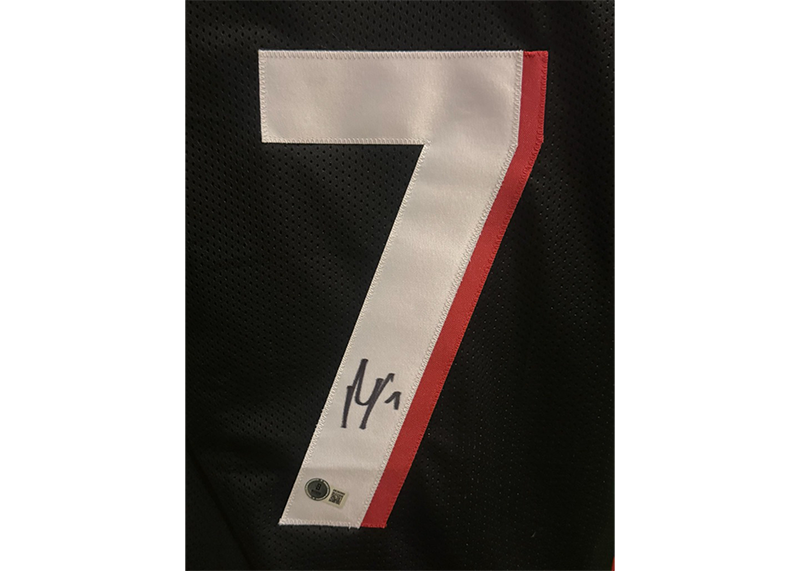 Bijan Robinson Signed Atlanta black Football Jersey Beckett