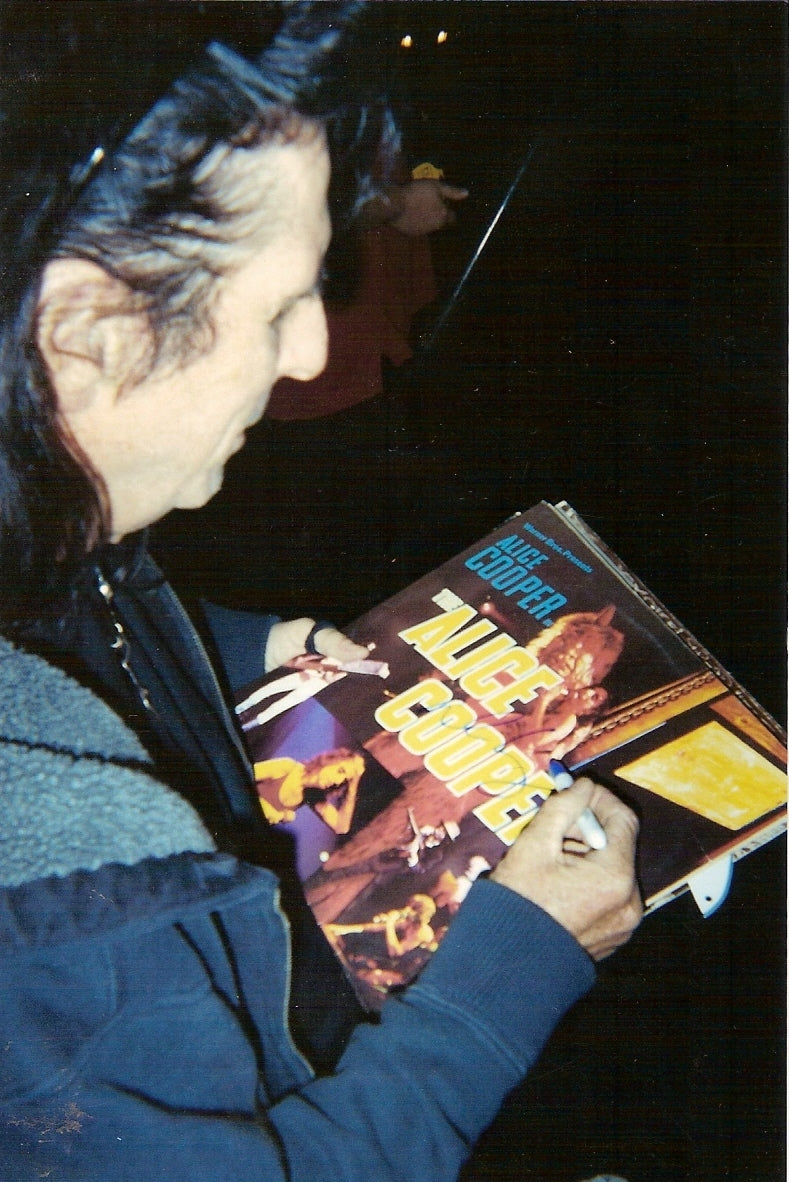 Alice Cooper Signed Schools Out Album CD Photo Graphics Guitar ACOA