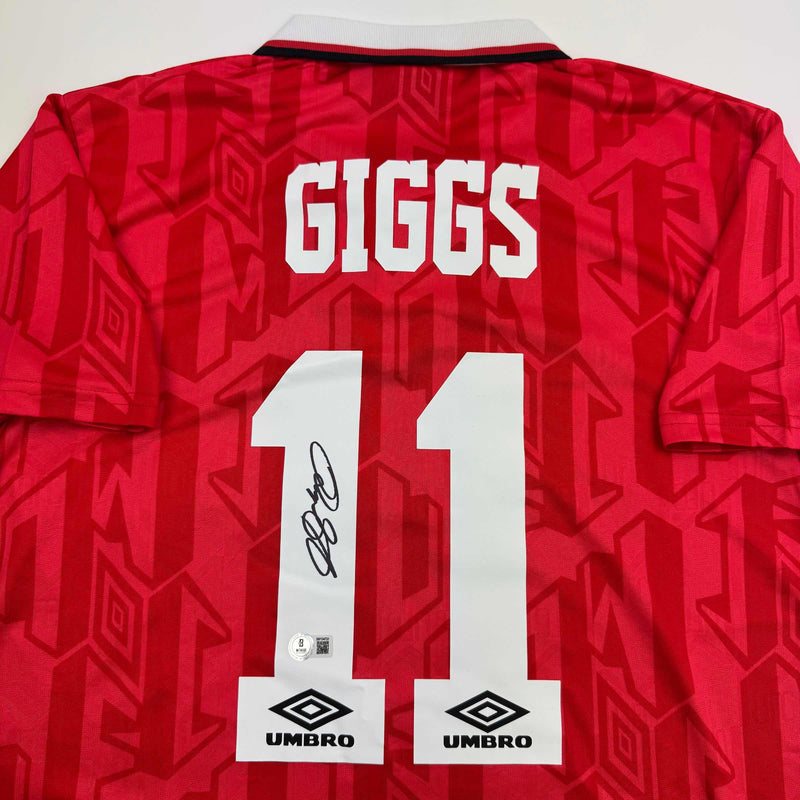 Autographed/Signed Ryan Giggs Manchester United Red Soccer Jersey Beckett BAS COA