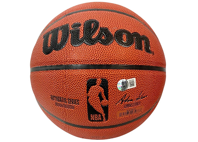 Kristaps Porziņģis Signed Wilson Authentic Series Basketball (Beckett)