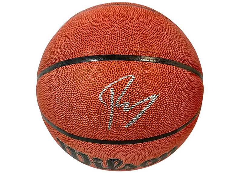 Kristaps Porziņģis Signed Wilson Authentic Series Basketball (Beckett)