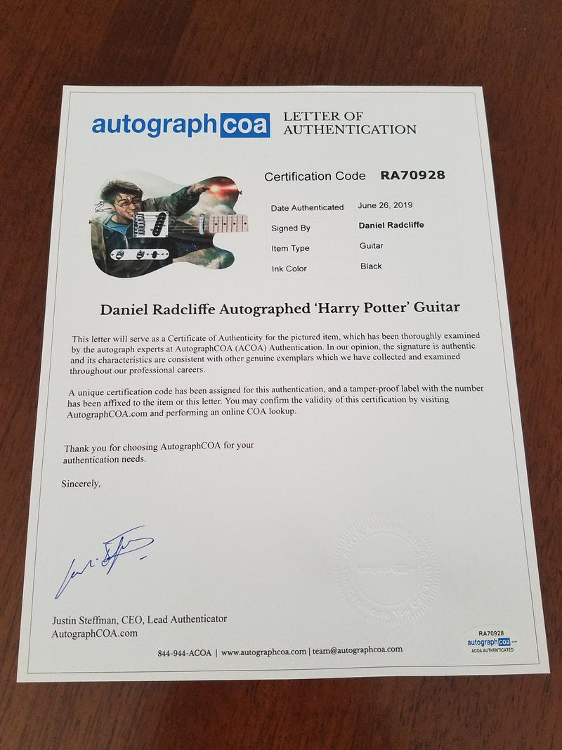 Daniel Radcliffe Harry Potter Signed  Graphics Photo Guitar ACOA LOA