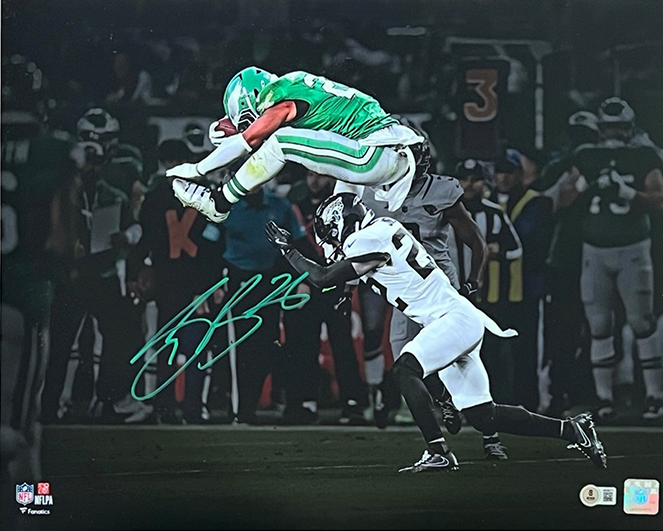 Saquon Barkley Autographed "Reverse Hurdle" 16" x 20" Spotlight Photo Beckett