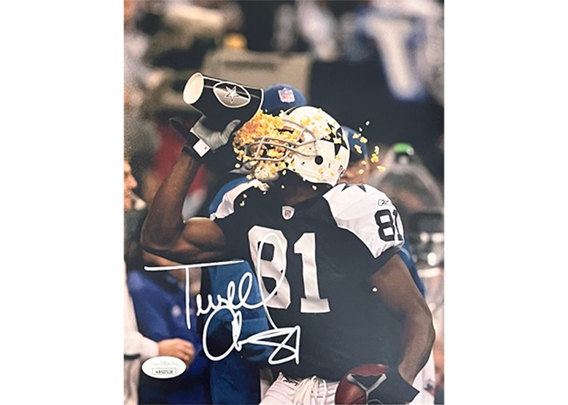 Terrell Owens Signed Dallas Cowboys 8x10 Photo (JSA)