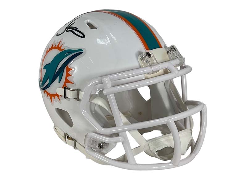 Tyreek Hill Autographed Miami Dolphins Mini Football Helmet (Beckett)