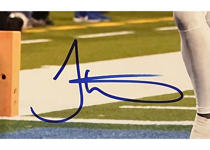Tyreek Hill Signed Miami Dolphins 16x20 Photo (Beckett)