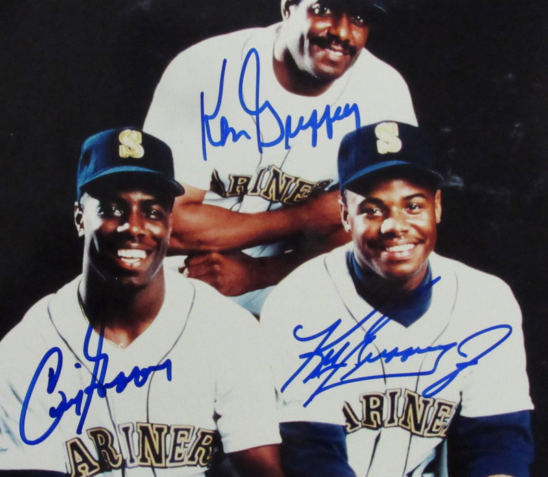 Ken Griffey/Ken Griffey Jr./Craig Griffey Multi-Signed 8x10 Photo PSA/DNA 183679