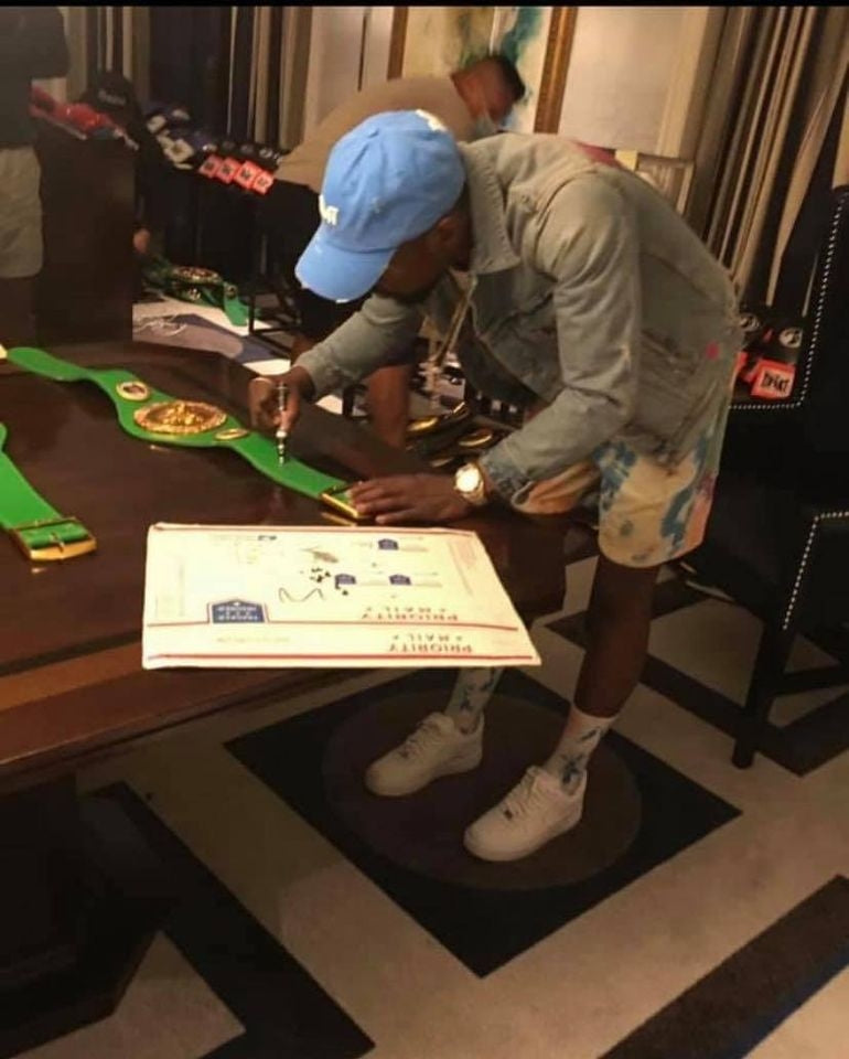 Floyd Money Mayweather Jr. Signed Custom Photo Framed Canvas  BAS