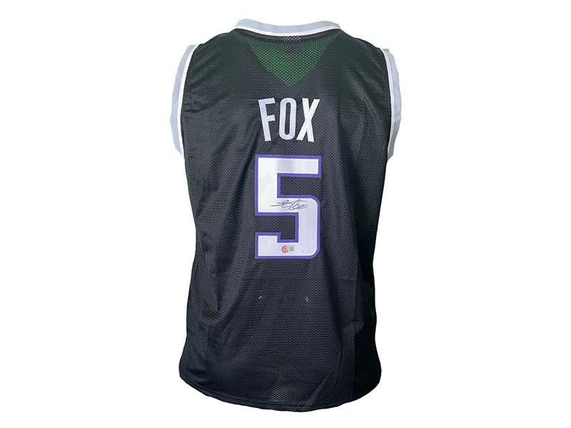 De'Aaron Fox Autographed Sacramento Black Basketball Jersey (Beckett)