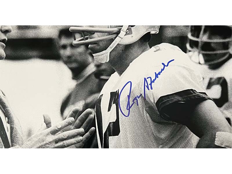 Roger Staubach Autographed 16x20 Dallas Cowboys Photo Beckett W Tom Landry