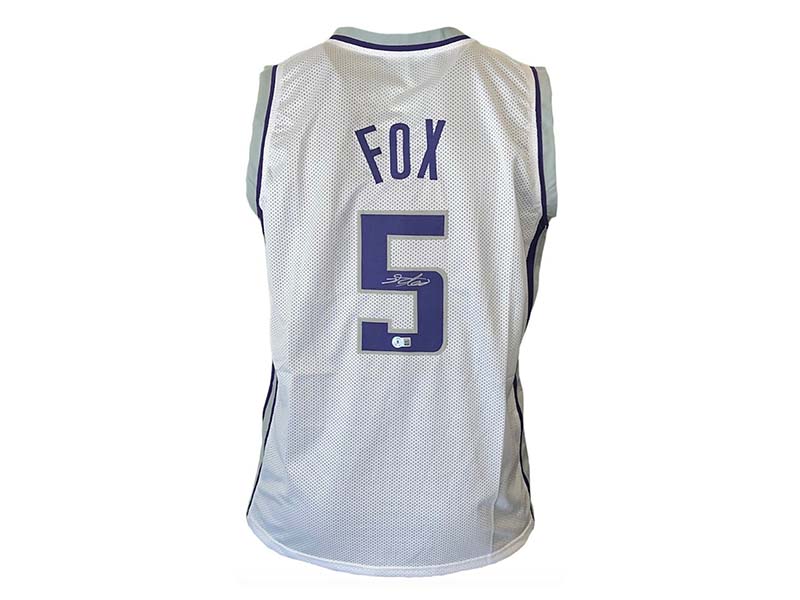 De'Aaron Fox Autographed Sacramento White Basketball Jersey (Beckett)