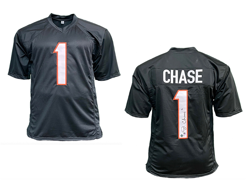 Ja'Marr Chase Autographed Black Pro Style Football Jersey (Beckett)